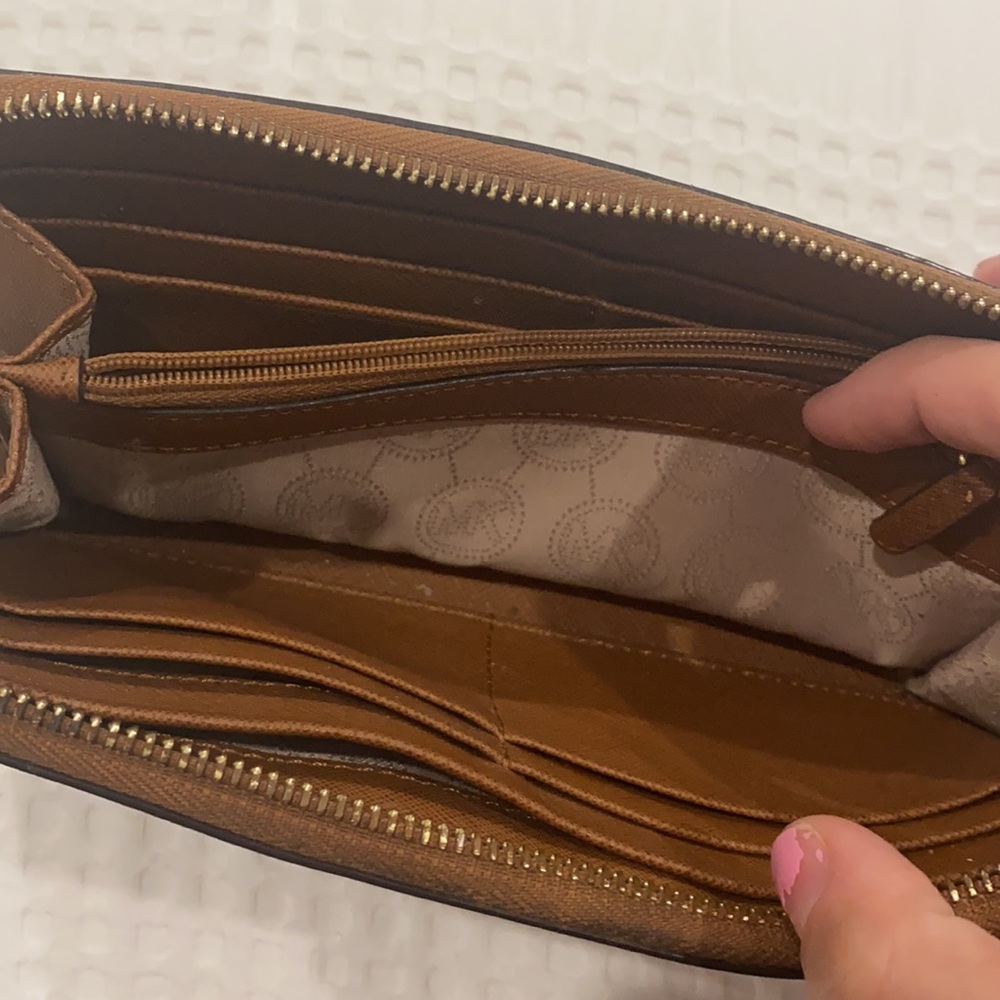 Michael Kors Wallet - Picture 3 of 5